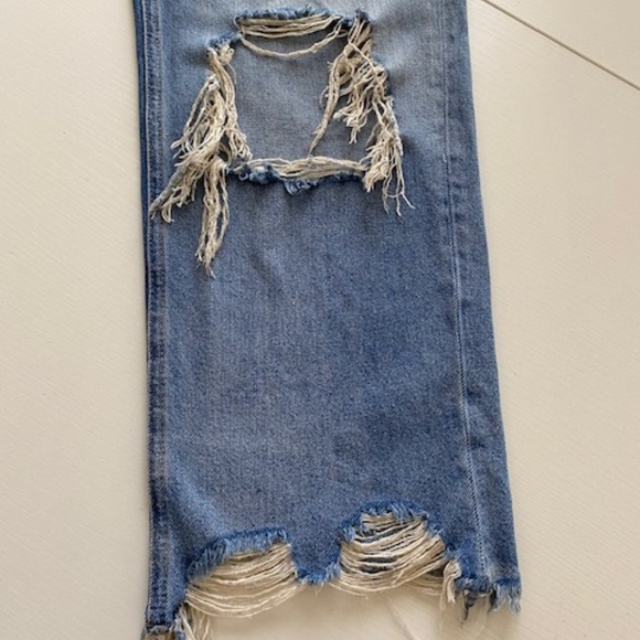 We The Free People Maggie Ripped Crop Straight Leg Light Wash Size 30 - Picture 9 of 16